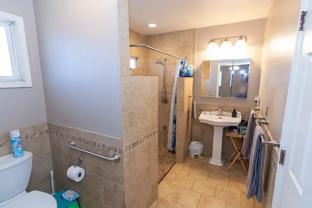 Listing Image for 650 Kaulu Pl 13 of 50