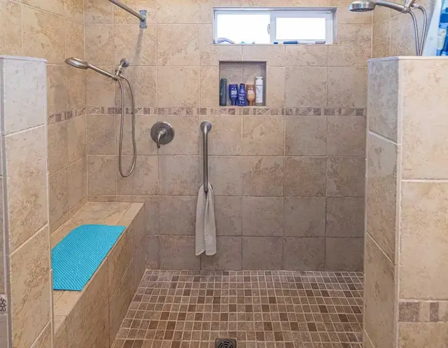 Listing Image for 650 Kaulu Pl 15 of 50