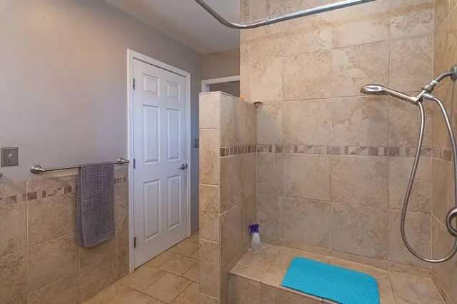 Listing Image for 650 Kaulu Pl 16 of 50