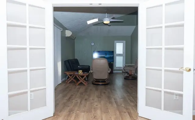 Listing Image for 650 Kaulu Pl 9 of 50