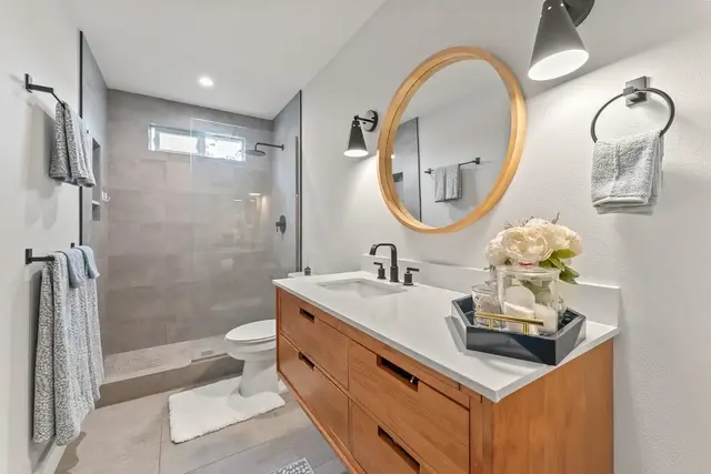 Listing Image for 140 Hoomoku St 2 of 46