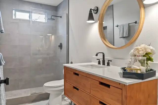 Listing Image for 140 Hoomoku St 25 of 46