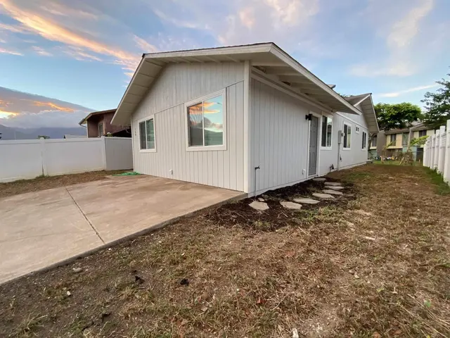 Listing Image for 140 Hoomoku St 4 of 46