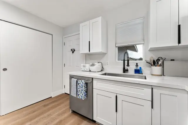 Listing Image for 140 Hoomoku St 7 of 46