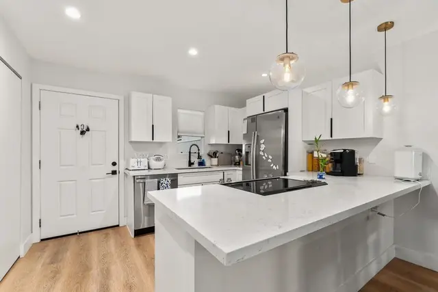 Listing Image for 140 Hoomoku St 9 of 46