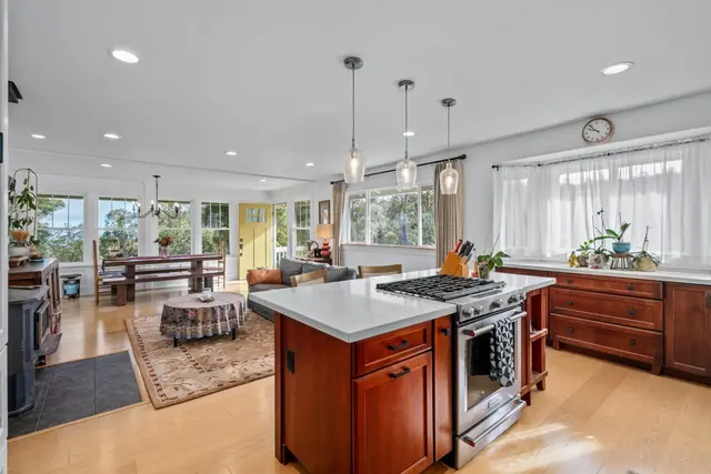 Listing Image for 2130 Piiholo Rd 10 of 50
