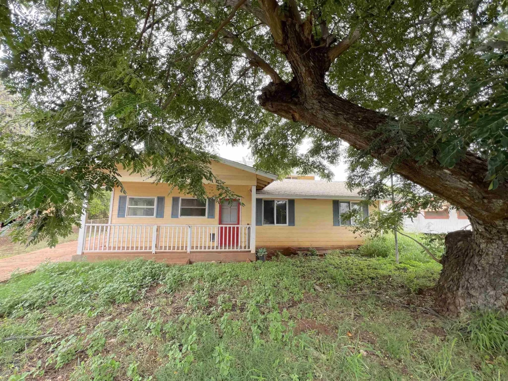 215 Kolapa Pl, Molokai