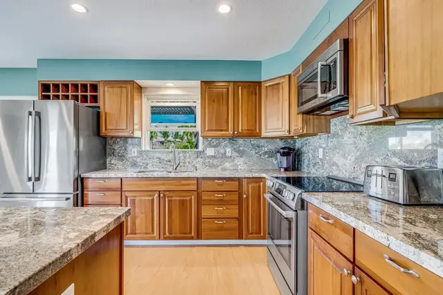 Listing Image for 859 Kai Hele Ku St B 14 of 36
