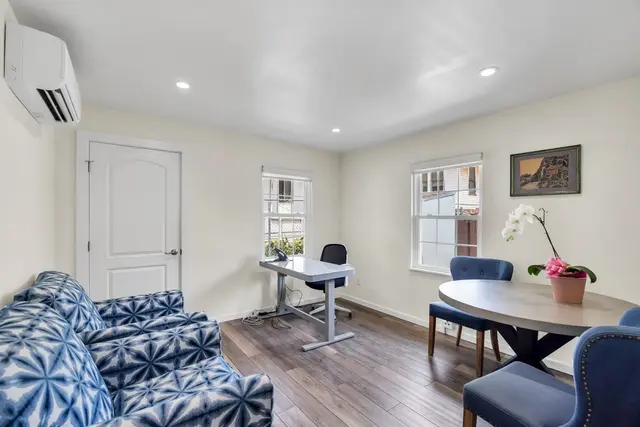 Listing Image for 1930 E Vineyard St 17 of 32