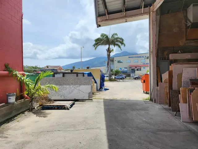 Listing Image for 874 Alua St 16 of 23