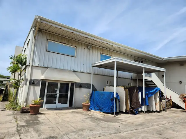 Listing Image for 874 Alua St 21 of 23