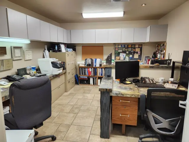 Listing Image for 874 Alua St 9 of 23