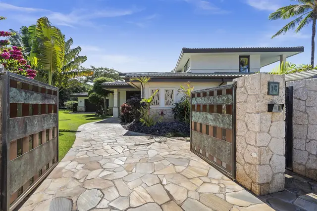 Listing Image for 15 Malukai Ln 3 2 of 49