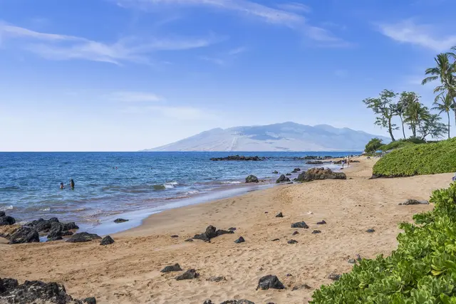 Listing Image for 15 Malukai Ln 3 40 of 49