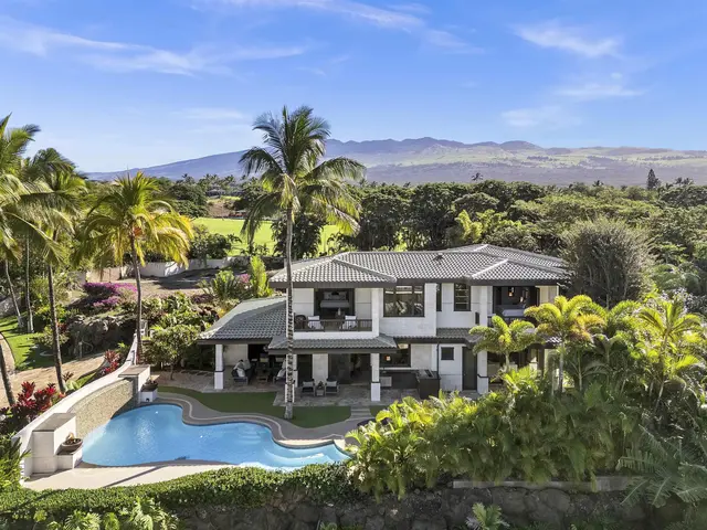 Listing Image for 15 Malukai Ln 3 45 of 49