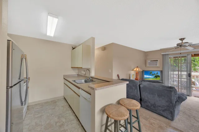 Listing Image for 140 Uwapo Rd 9-202 14 of 31