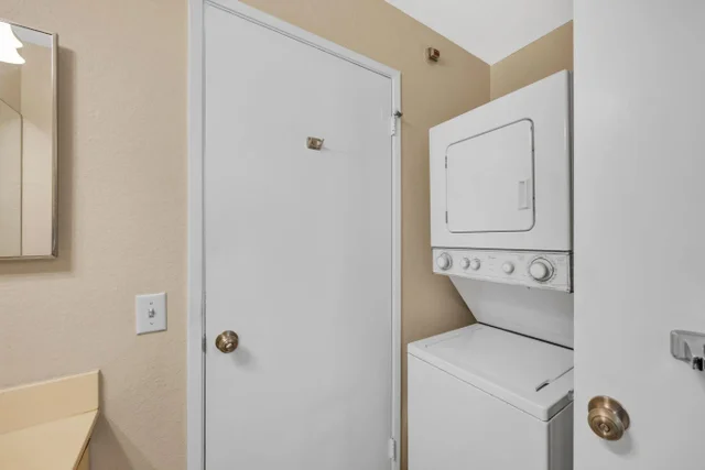 Listing Image for 140 Uwapo Rd 9-202 23 of 31