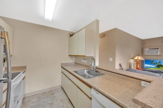 Listing Image for 140 Uwapo Rd 9-202 7 of 31