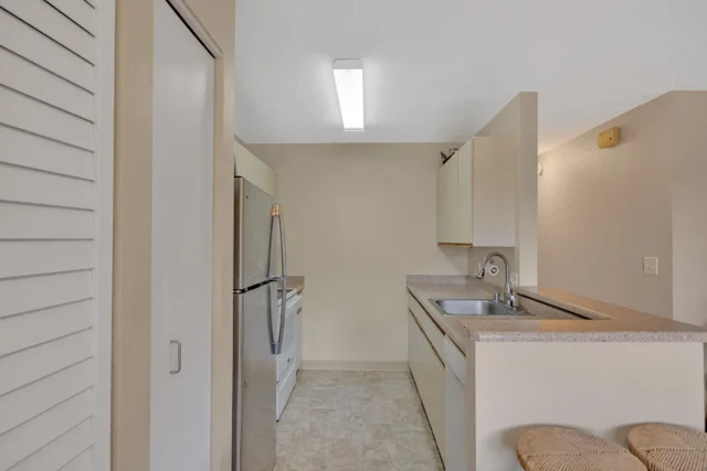 Listing Image for 140 Uwapo Rd 9-202 8 of 31