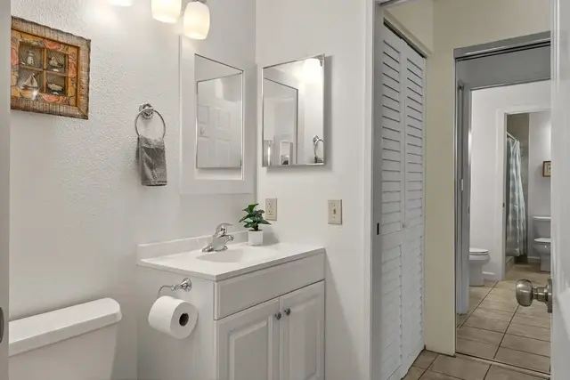 Listing Image for 480 Kenolio Rd 21-101 34 of 47