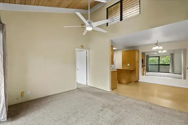 Listing Image for 2180 Vineyard St 308 14 of 41