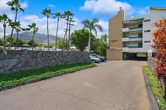 Listing Image for 2180 Vineyard St 308 3 of 41