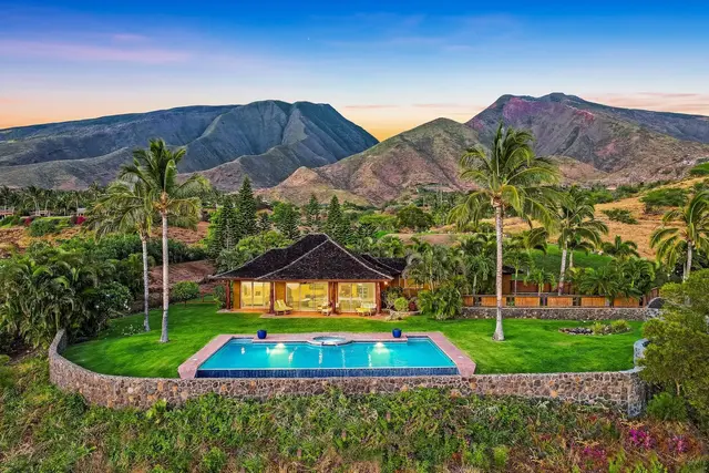 Listing Image for 5 Pua Niu Way B 1 of 2