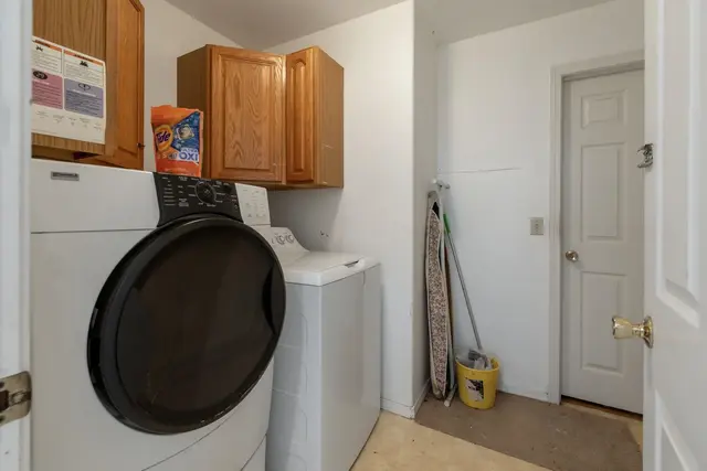Listing Image for 2020 Paulele Pl 12 of 40
