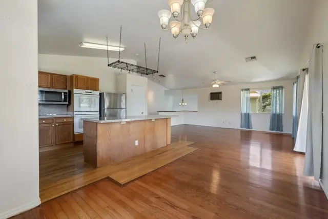 Listing Image for 2020 Paulele Pl 14 of 40