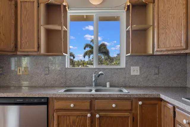 Listing Image for 2020 Paulele Pl 17 of 40