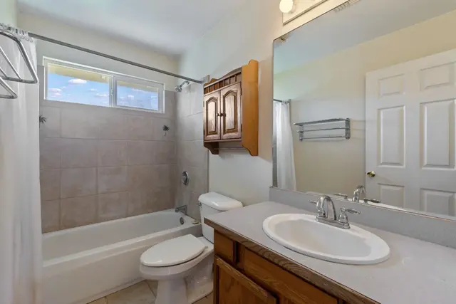 Listing Image for 2020 Paulele Pl 26 of 40