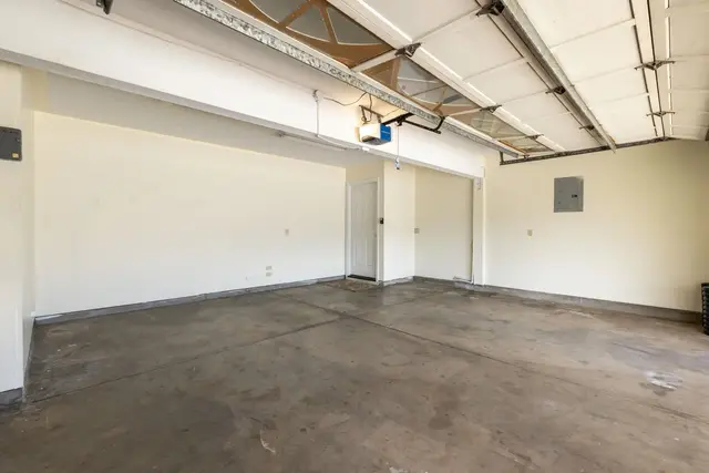 Listing Image for 2020 Paulele Pl 38 of 40