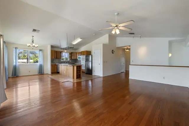 Listing Image for 2020 Paulele Pl 4 of 40