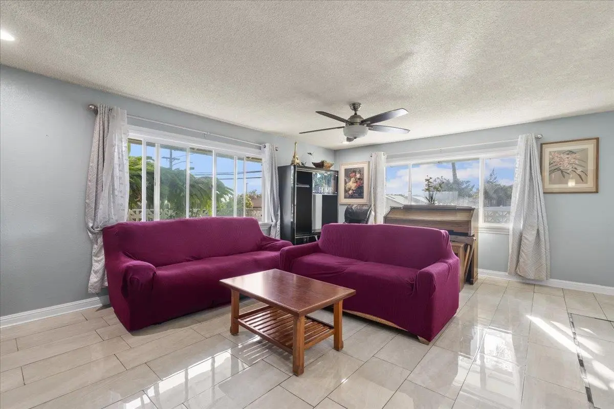 Photo of Listing #408684