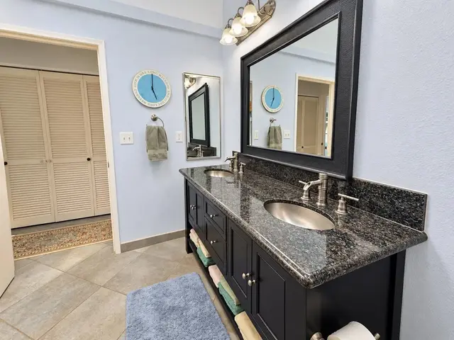 Listing Image for 100 Lio Pl N-4 24 of 37