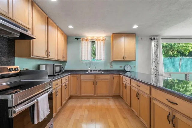 Listing Image for 275 Kenolio Rd 26 of 50