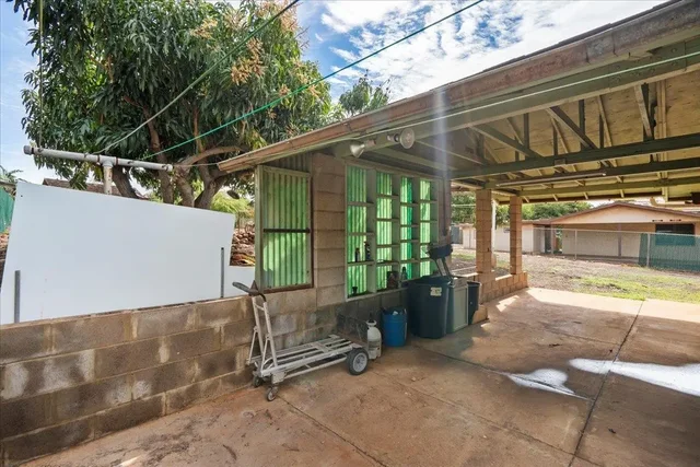 Listing Image for 275 Kenolio Rd 42 of 50