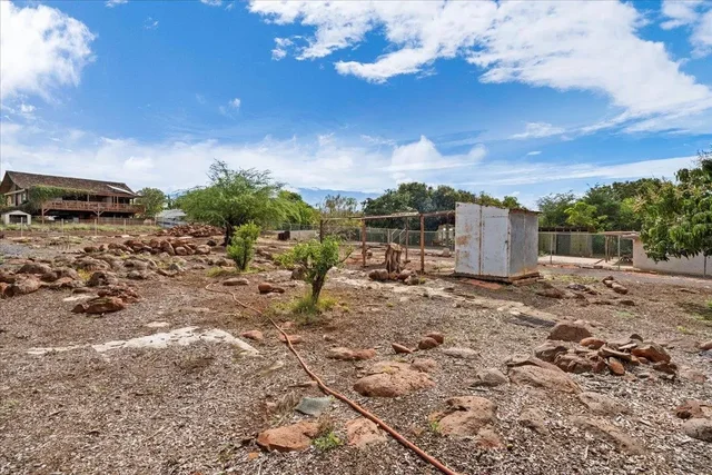 Listing Image for 275 Kenolio Rd 45 of 50