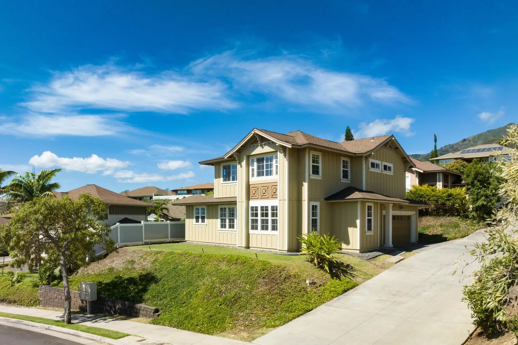 98 Kinohi Loa St, Wailuku