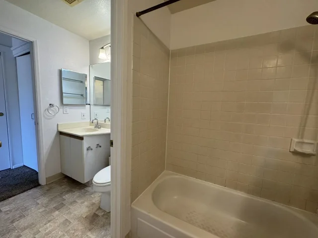 Listing Image for 140 Uwapo Rd 56-204 19 of 40