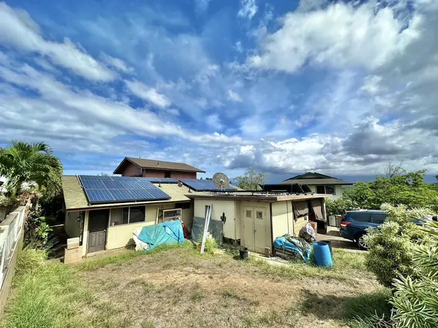 Listing Image for 924 Puuloa St 1 of 32