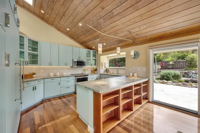 Listing Image for 1461 Naalae Rd 17 of 50