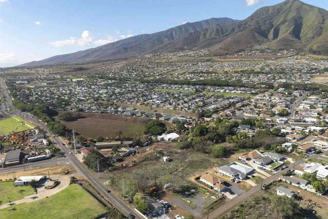 Listing Image for Makahala Pl 25 of 31