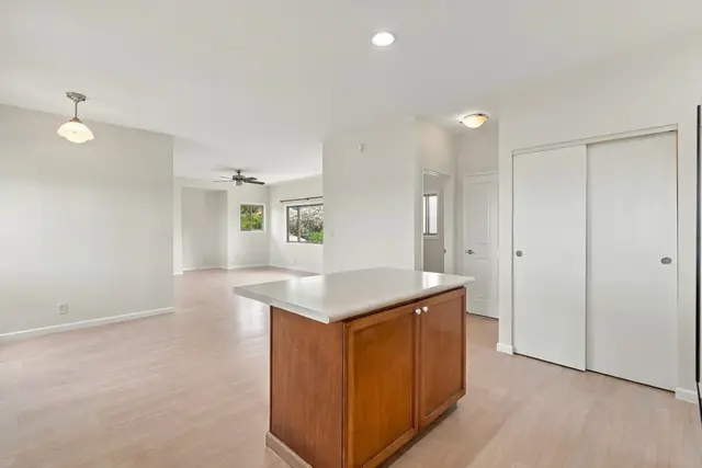 Listing Image for 4 N Laelua Pl 23 of 47