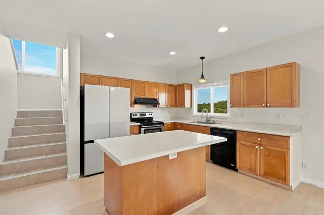 Listing Image for 4 N Laelua Pl 26 of 47