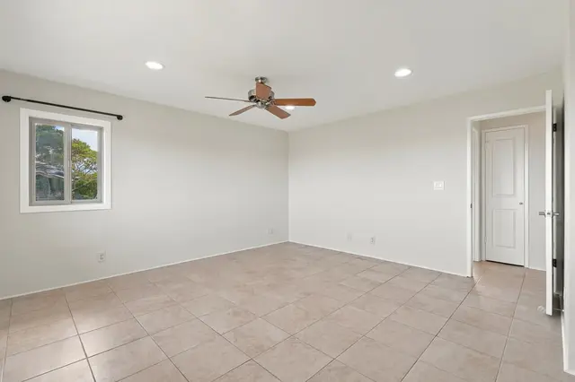 Listing Image for 4 N Laelua Pl 35 of 47