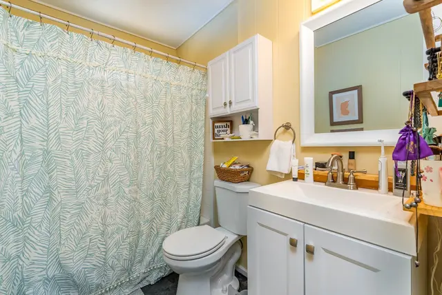 Listing Image for 93 Maluhia Dr A 13 of 24