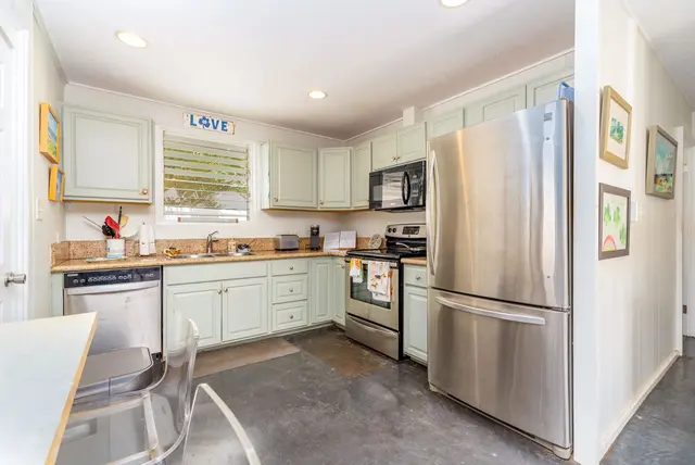 Listing Image for 93 Maluhia Dr A 9 of 24