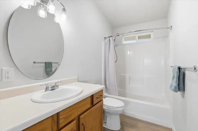 Listing Image for 32 Piina Pl 20 of 34