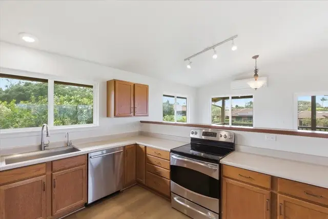 Listing Image for 32 Piina Pl 21 of 34